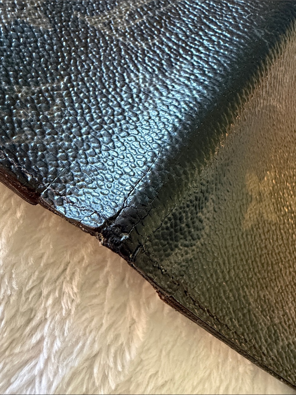 Louis Vuitton Monogram Canvas Wallet in Brown and Tan. 2007 - Picture 9 of 10
